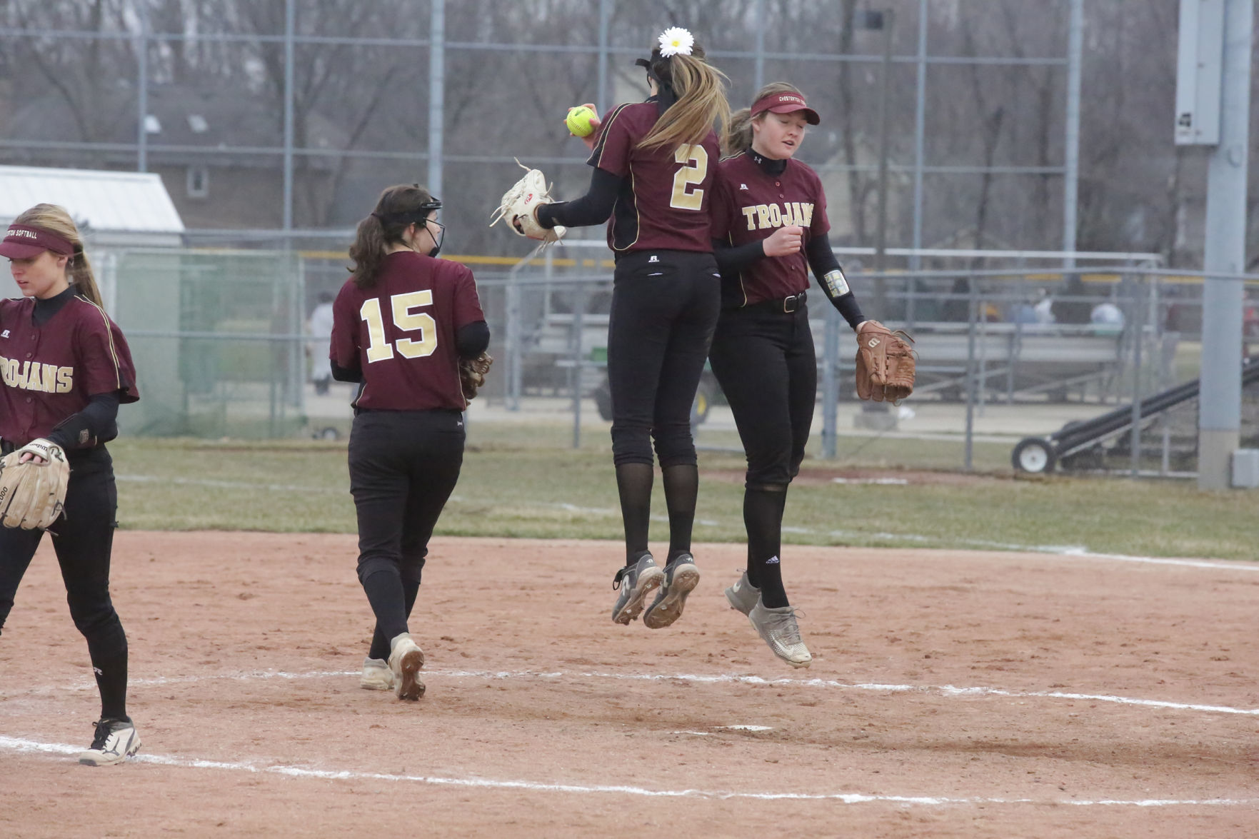 Gallery Bulldogs vs Trojans in softball